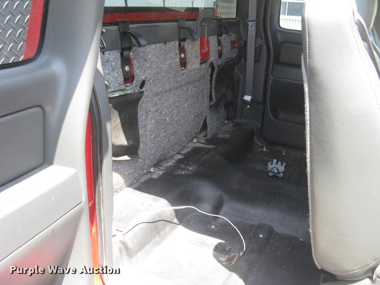 image for item BL9052 2006 Chevrolet Silverado 2500HD Ext. Cab utility bed pickup truck