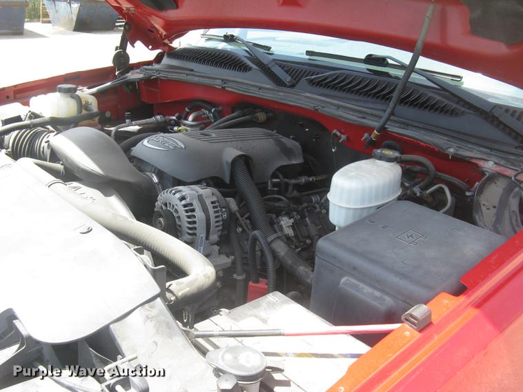 image for item BL9052 2006 Chevrolet Silverado 2500HD Ext. Cab utility bed pickup truck