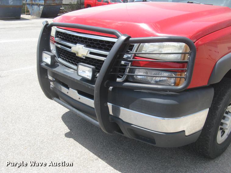 image for item BL9052 2006 Chevrolet Silverado 2500HD Ext. Cab utility bed pickup truck