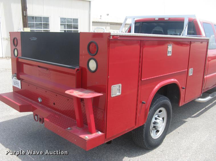 image for item BL9052 2006 Chevrolet Silverado 2500HD Ext. Cab utility bed pickup truck