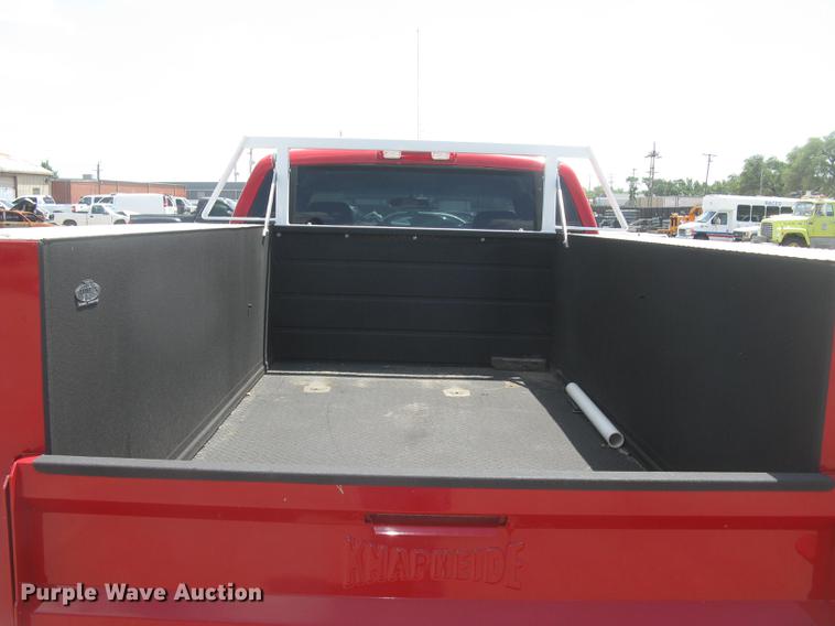 image for item BL9052 2006 Chevrolet Silverado 2500HD Ext. Cab utility bed pickup truck