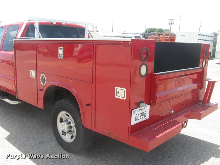 image for item BL9052 2006 Chevrolet Silverado 2500HD Ext. Cab utility bed pickup truck