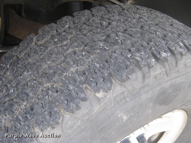 image for item BL9052 2006 Chevrolet Silverado 2500HD Ext. Cab utility bed pickup truck