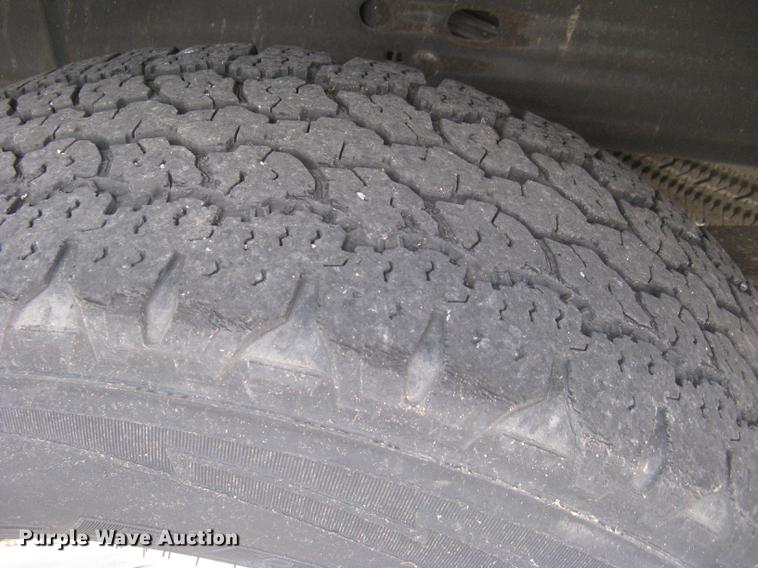 image for item BL9052 2006 Chevrolet Silverado 2500HD Ext. Cab utility bed pickup truck