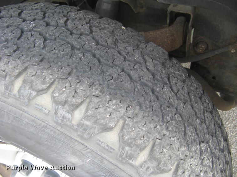 image for item BL9052 2006 Chevrolet Silverado 2500HD Ext. Cab utility bed pickup truck