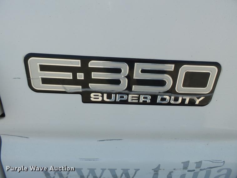 image for item DB7082 1999 Ford Econoline E350 Super Duty van