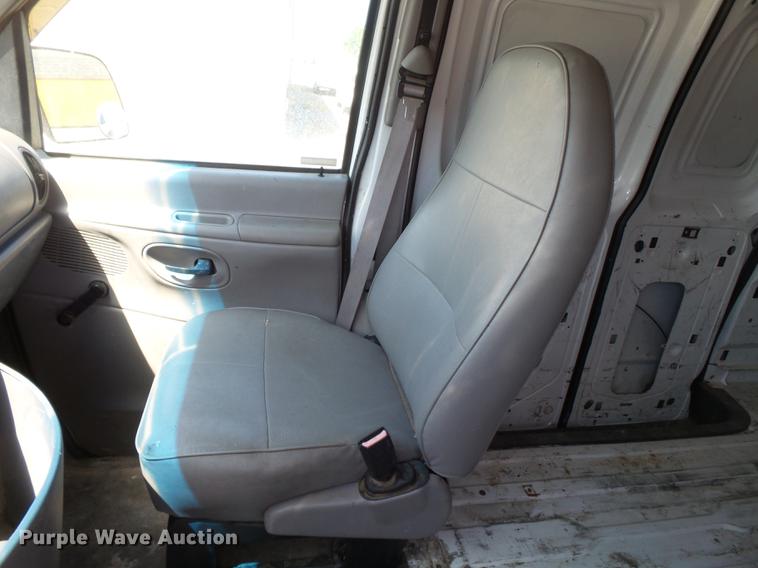 image for item DB7082 1999 Ford Econoline E350 Super Duty van