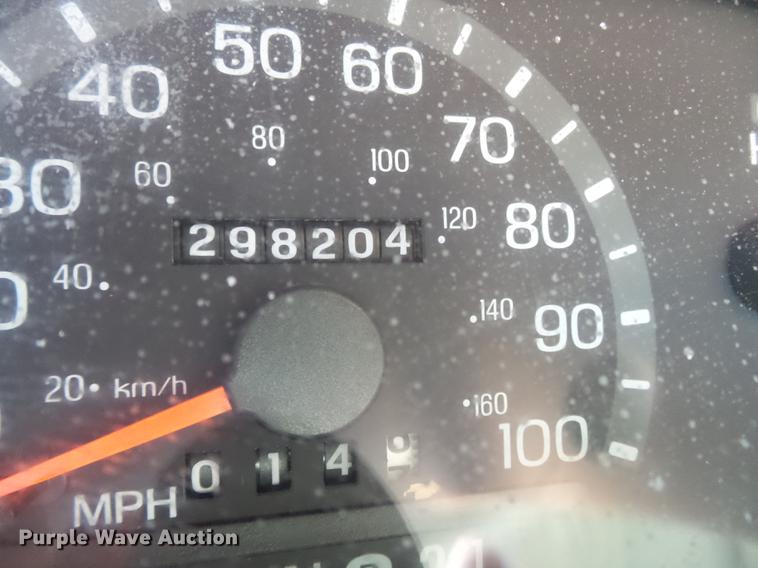 image for item DB7082 1999 Ford Econoline E350 Super Duty van