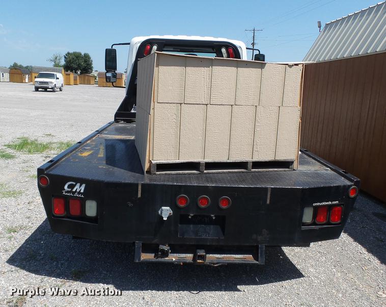 image for item DB7083 2005 International 4200 flatbed truck