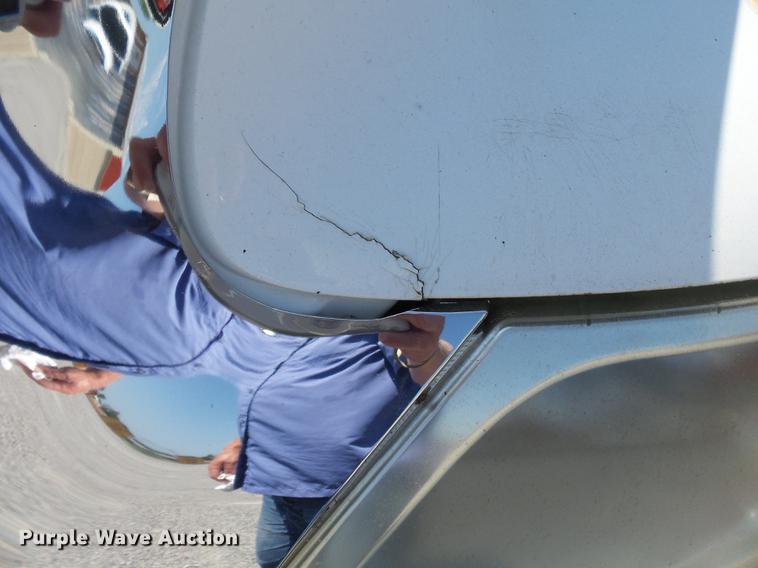 image for item DB7083 2005 International 4200 flatbed truck