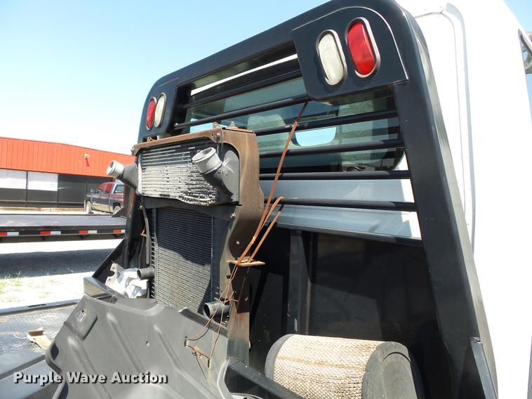 image for item DB7083 2005 International 4200 flatbed truck