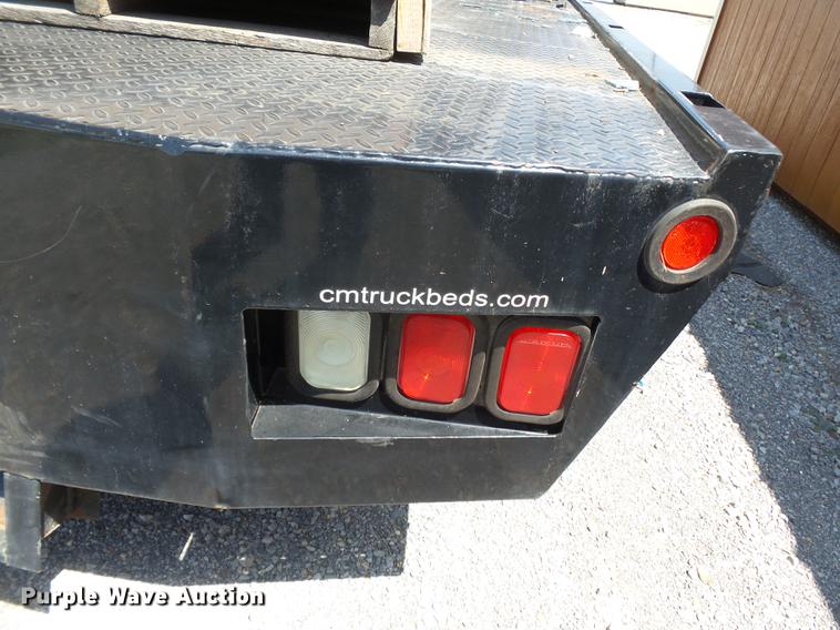 image for item DB7083 2005 International 4200 flatbed truck