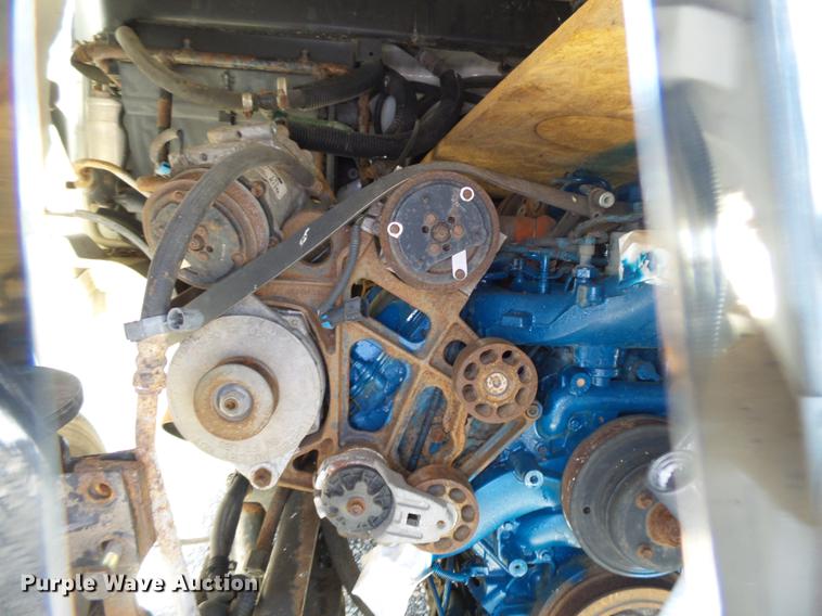 image for item DB7083 2005 International 4200 flatbed truck