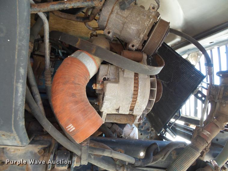 image for item DB7083 2005 International 4200 flatbed truck