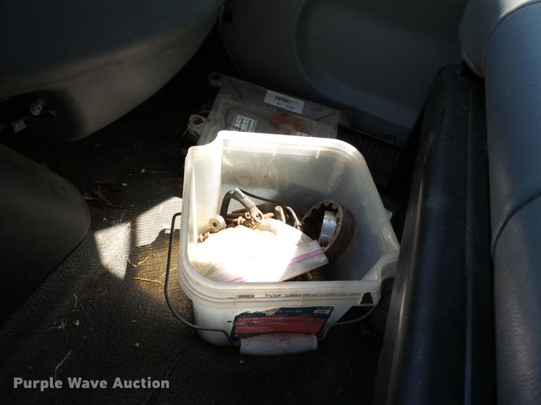 image for item DB7083 2005 International 4200 flatbed truck