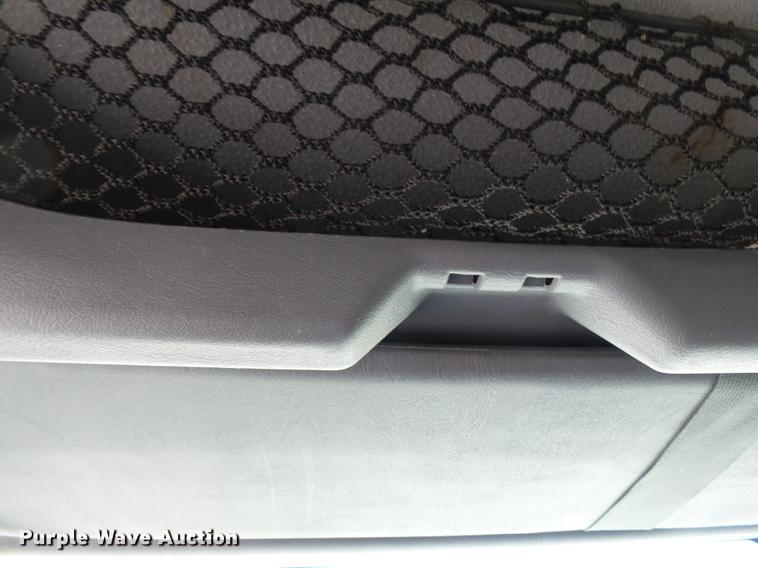 image for item DB7083 2005 International 4200 flatbed truck