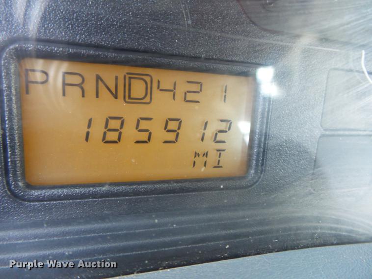 image for item DB7083 2005 International 4200 flatbed truck