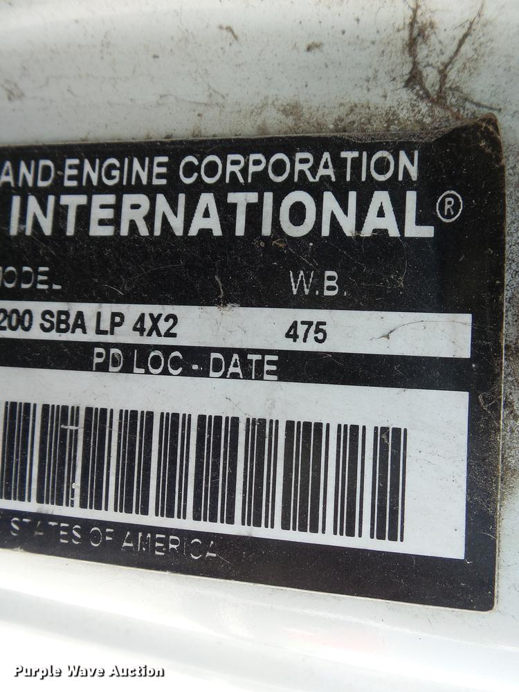 image for item DB7083 2005 International 4200 flatbed truck