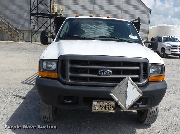 image for item DB7099 2000 Ford F450 Super Duty XL flatbed truck
