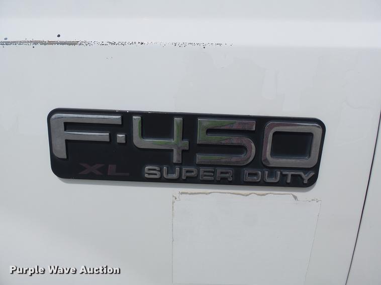 image for item DB7099 2000 Ford F450 Super Duty XL flatbed truck