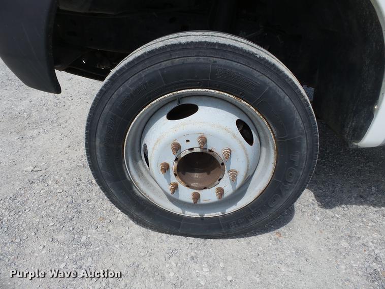 image for item DB7099 2000 Ford F450 Super Duty XL flatbed truck