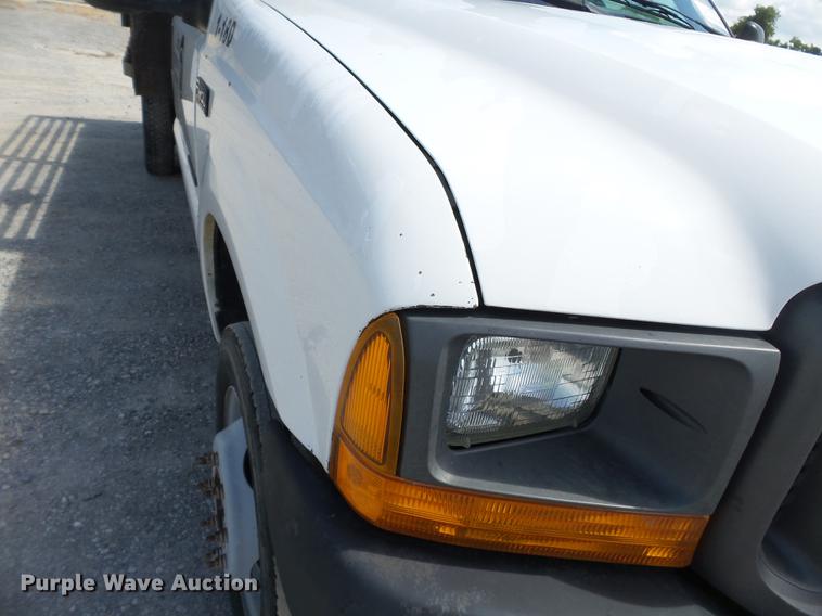 image for item DB7099 2000 Ford F450 Super Duty XL flatbed truck