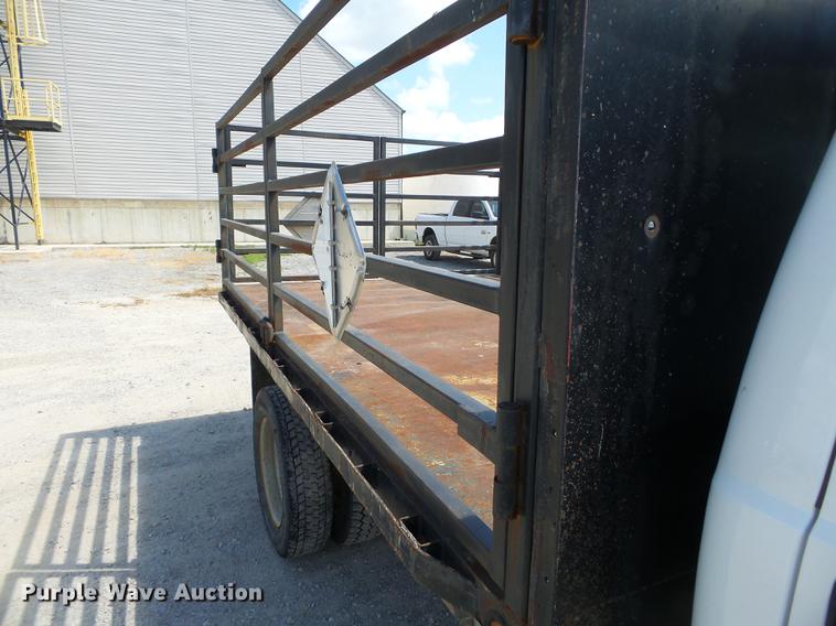 image for item DB7099 2000 Ford F450 Super Duty XL flatbed truck