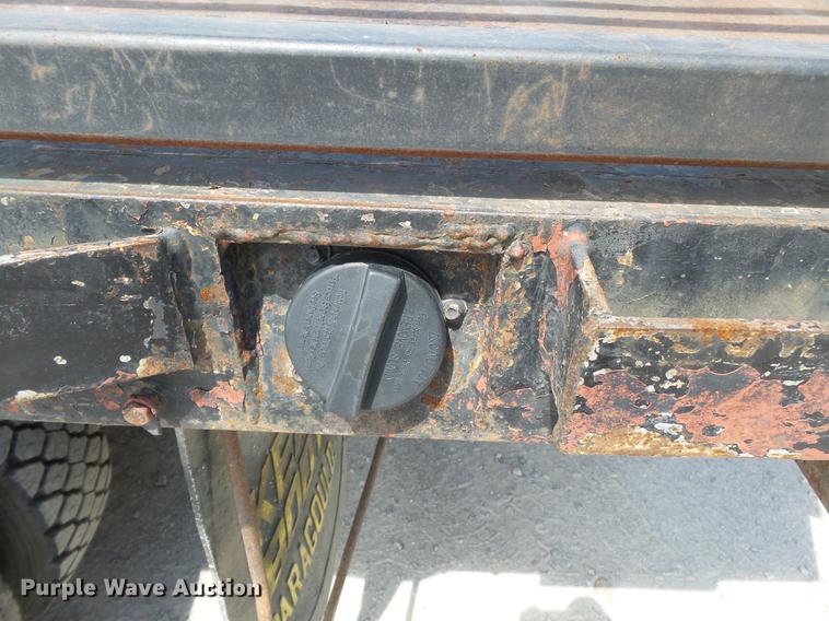 image for item DB7099 2000 Ford F450 Super Duty XL flatbed truck