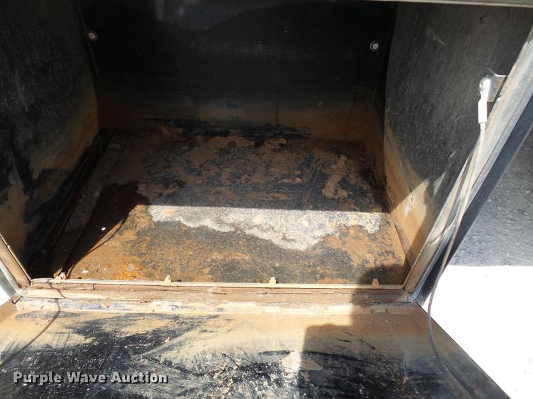 image for item DB7099 2000 Ford F450 Super Duty XL flatbed truck