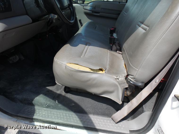 image for item DB7099 2000 Ford F450 Super Duty XL flatbed truck