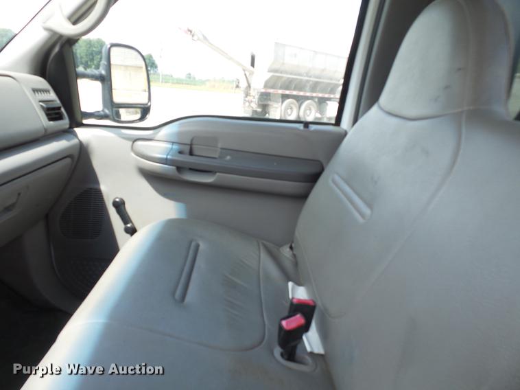 image for item DB7099 2000 Ford F450 Super Duty XL flatbed truck