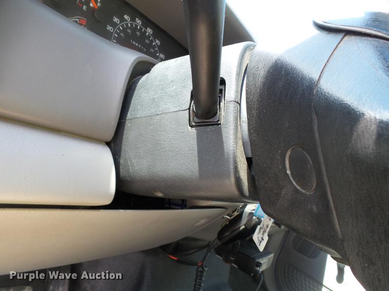 image for item DB7099 2000 Ford F450 Super Duty XL flatbed truck