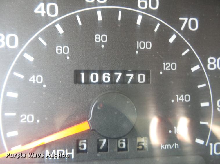 image for item DB7099 2000 Ford F450 Super Duty XL flatbed truck