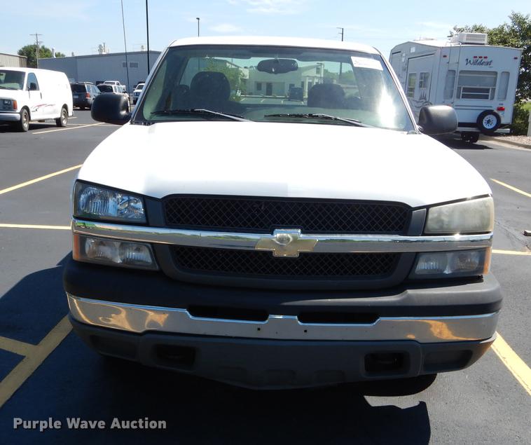 image for item DB8340 2004 Chevrolet Silverado 1500 pickup truck