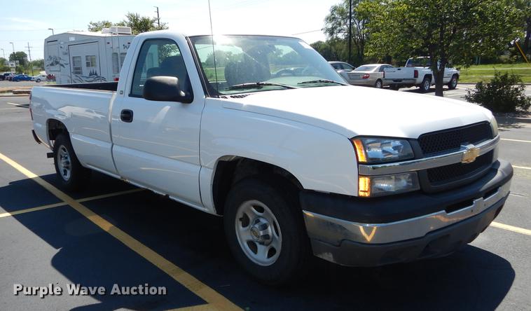 image for item DB8340 2004 Chevrolet Silverado 1500 pickup truck