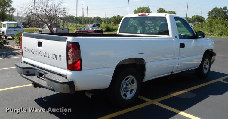 image for item DB8340 2004 Chevrolet Silverado 1500 pickup truck