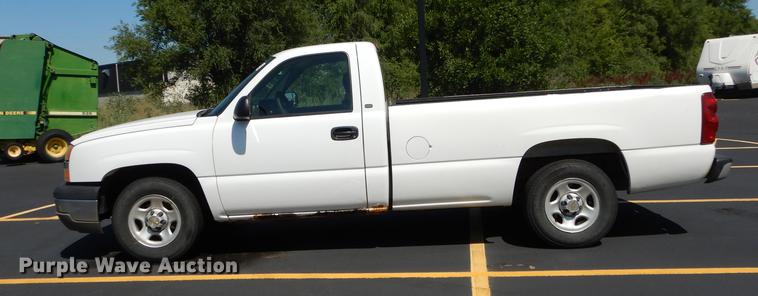image for item DB8340 2004 Chevrolet Silverado 1500 pickup truck