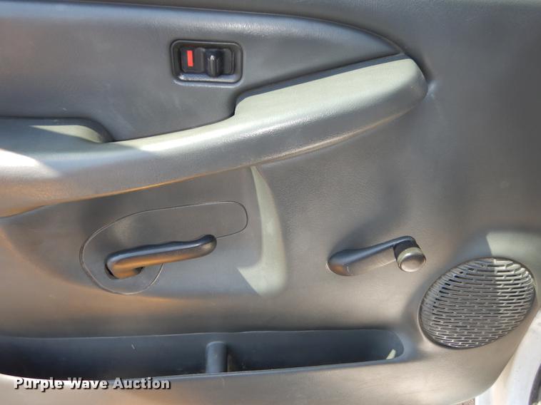 image for item DB8340 2004 Chevrolet Silverado 1500 pickup truck