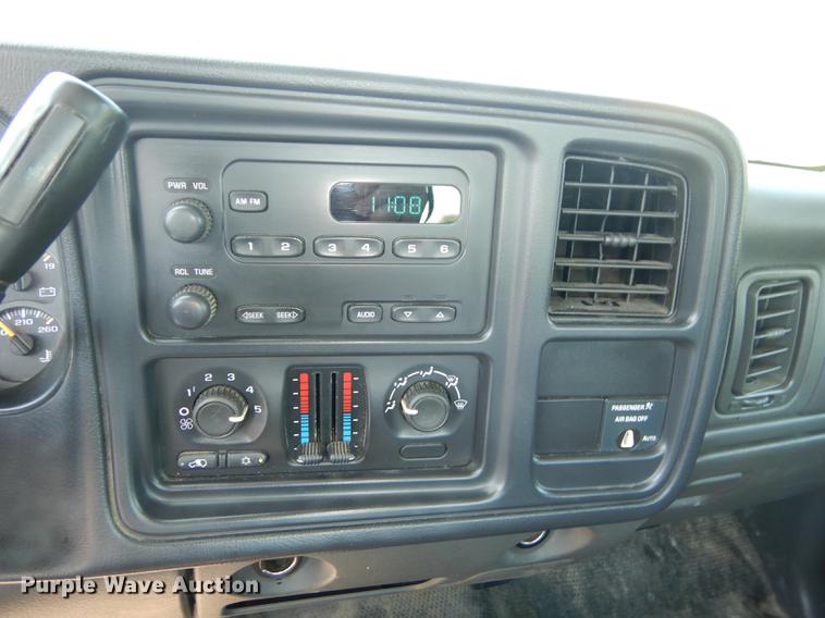 image for item DB8340 2004 Chevrolet Silverado 1500 pickup truck