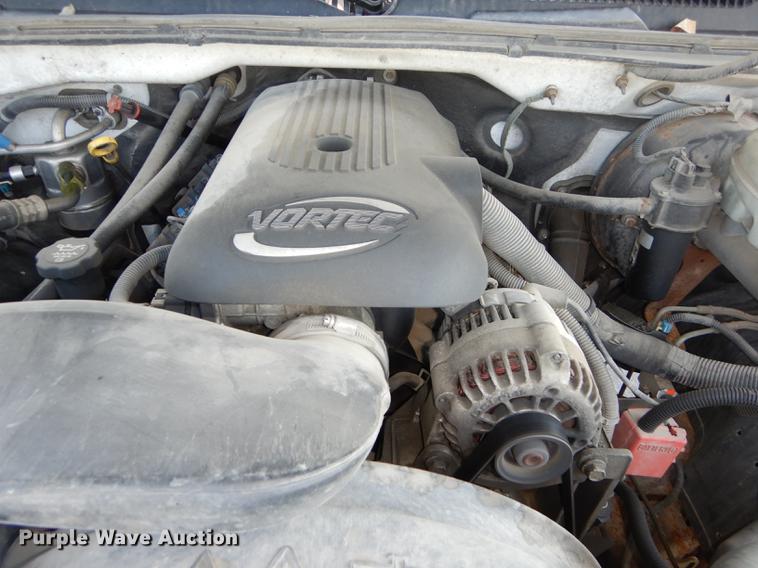 image for item DB8340 2004 Chevrolet Silverado 1500 pickup truck