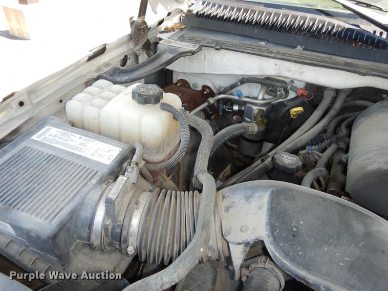 image for item DB8340 2004 Chevrolet Silverado 1500 pickup truck