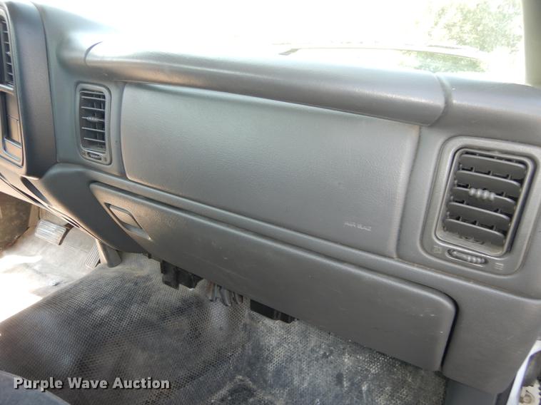 image for item DB8340 2004 Chevrolet Silverado 1500 pickup truck