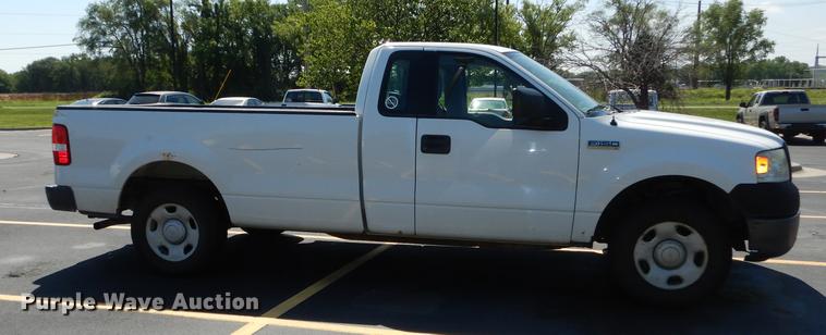 image for item DB8398 2006 Ford F150 XL pickup truck