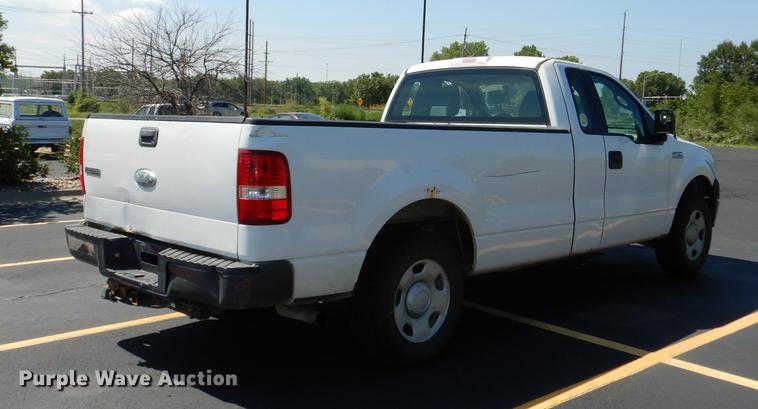 image for item DB8398 2006 Ford F150 XL pickup truck