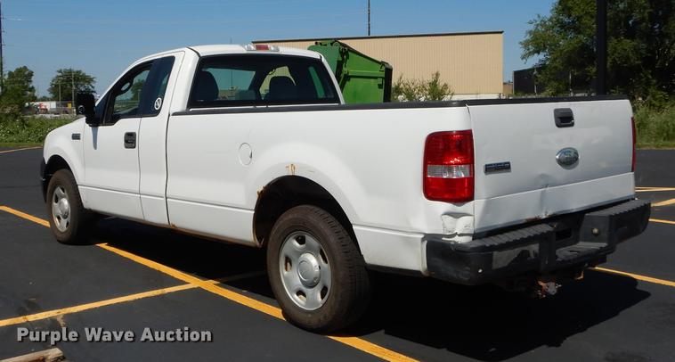 image for item DB8398 2006 Ford F150 XL pickup truck