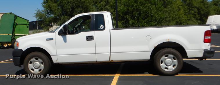 image for item DB8398 2006 Ford F150 XL pickup truck