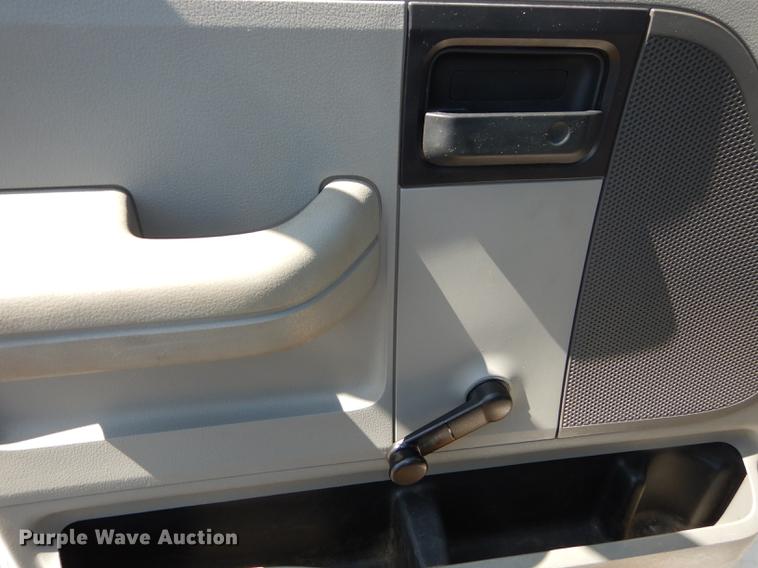 image for item DB8398 2006 Ford F150 XL pickup truck