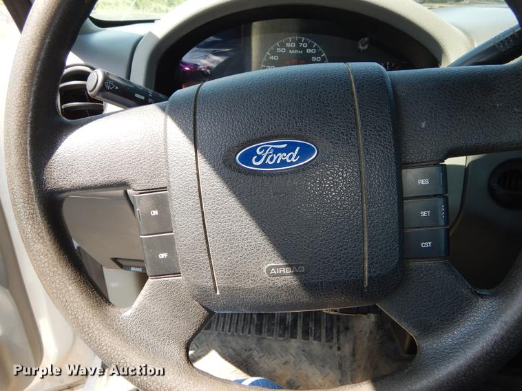 image for item DB8398 2006 Ford F150 XL pickup truck