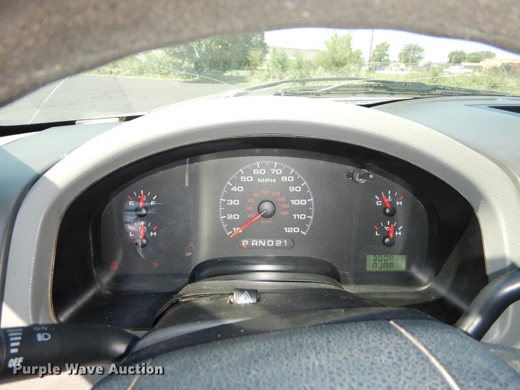 image for item DB8398 2006 Ford F150 XL pickup truck