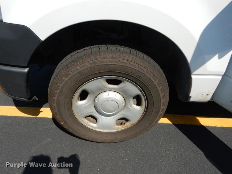 image for item DB8398 2006 Ford F150 XL pickup truck